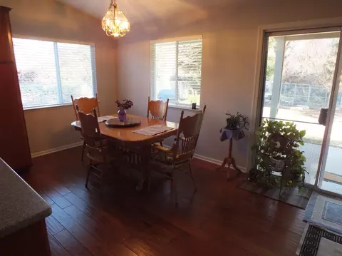 6381 Hemlock St, Redding, CA 96001 photo 7