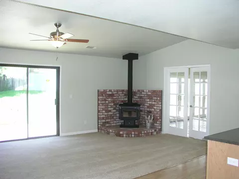 406 Turquoise Ct, Redding, CA 96003 photo 5