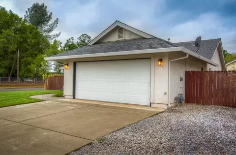 3392 Lawrence Rd, Redding, CA 96002 photo 2