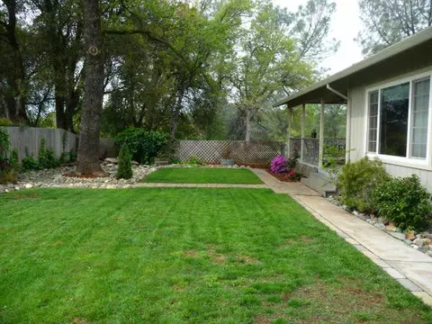 2752 Jasmine Way, Redding, CA 96002 photo 10
