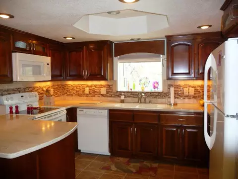 2752 Jasmine Way, Redding, CA 96002 photo 2