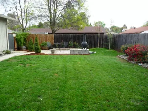 2752 Jasmine Way, Redding, CA 96002 photo 5