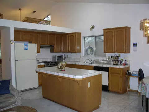 510 Vansicklen Way, Redding, CA 96003 photo 2