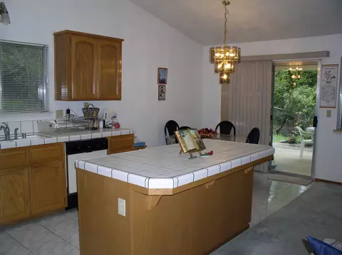 510 Vansicklen Way, Redding, CA 96003 photo 4