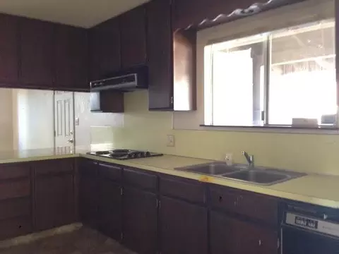 1241 Lorraine Dr, Redding, CA 96002 photo 4