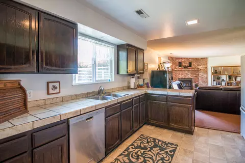 2930 Balaton Ave, Redding, CA 96001 photo 9