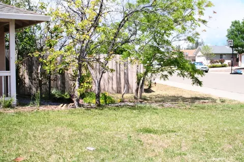 16906 Santa Barbara Dr, Redding, CA 96003 photo 6