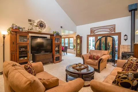3077 Monte Bello Dr, Redding, CA 96001 photo 5