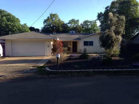 1559 Oakdale Ln, Redding, CA 96002 photo 1