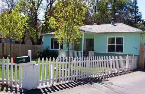 5500 Elm Ln, Redding, CA 96001 photo 2