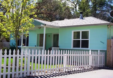 5500 Elm Ln, Redding, CA 96001 photo 1