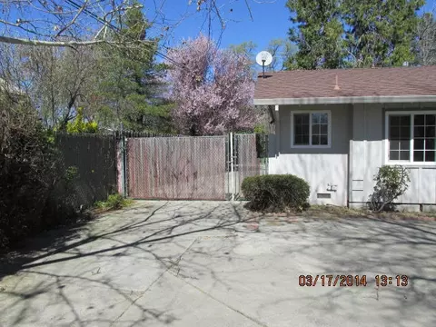 2014 Sycamore Dr, Redding, CA 96001 photo 2