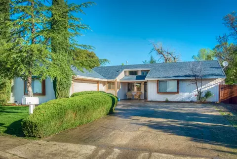 3022 Lake Redding Dr, Redding, CA 96003 photo 2