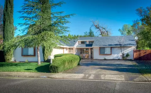 3022 Lake Redding Dr, Redding, CA 96003 photo 1