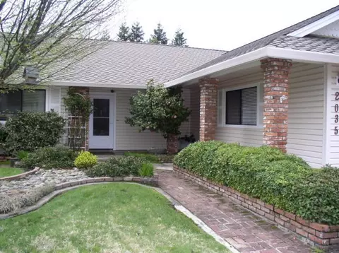 2035 Kildare Dr, Redding, CA 96001 photo 2