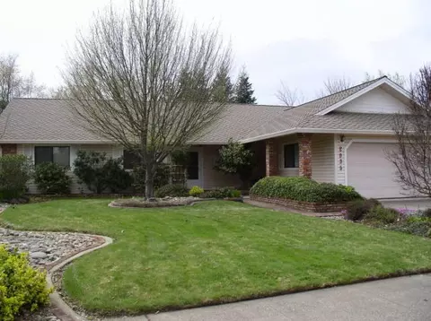 2035 Kildare Dr, Redding, CA 96001 photo 1