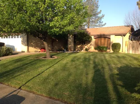 2068 Winchester, Redding, CA 96001 photo 1