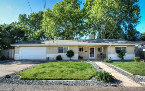 2303 Belladonna St, Redding, CA 96002 photo 1