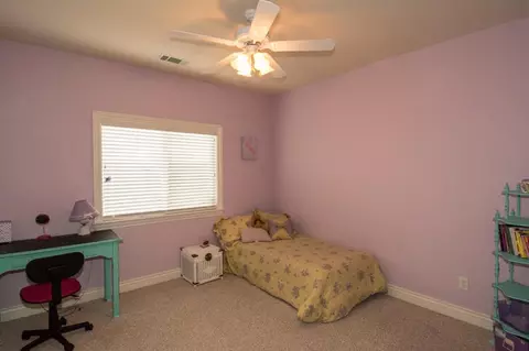 2240 Dream St, Redding, CA 96001 photo 25