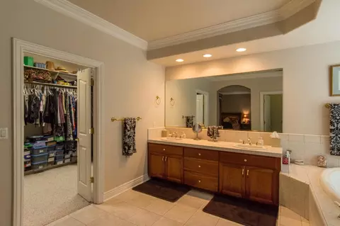 2240 Dream St, Redding, CA 96001 photo 23