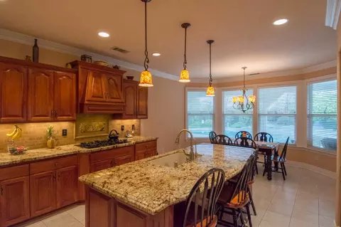 2240 Dream St, Redding, CA 96001 photo 17