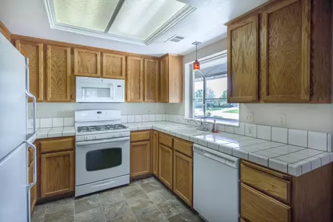 3140 Sunglow Dr, Redding, CA 96001 photo 4