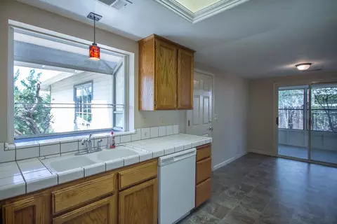3140 Sunglow Dr, Redding, CA 96001 photo 3