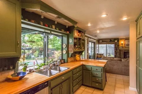3873 Wasatch Dr, Redding, CA 96001 photo 8