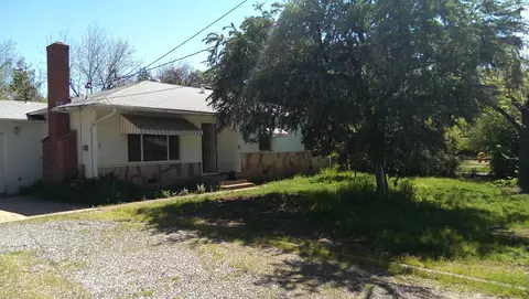 5521 Elm Ln, Redding, CA 96001 photo 1