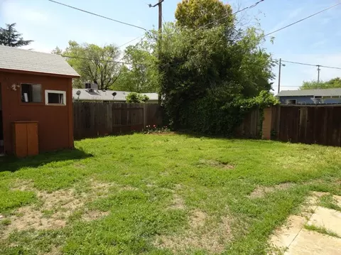 2053 Neptune, Redding, CA 96002 photo 17