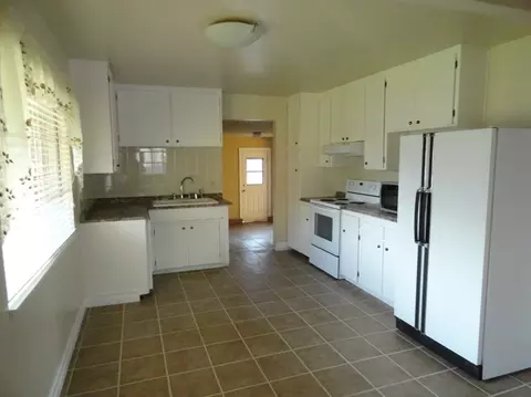 2053 Neptune, Redding, CA 96002 photo 2