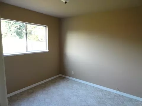 2053 Neptune, Redding, CA 96002 photo 9