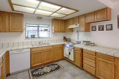 1054 Belcrest Dr, Redding, CA 96003 photo 5