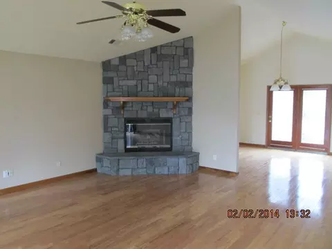 2207 Hope Ln, Redding, CA 96003 photo 3
