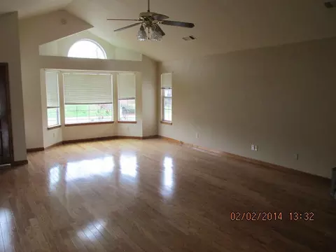 2207 Hope Ln, Redding, CA 96003 photo 4