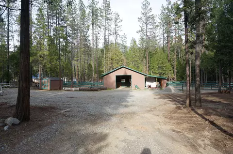 390 430 S Derrick Flat Rd, Coffee Creek, CA 96091 photo 4