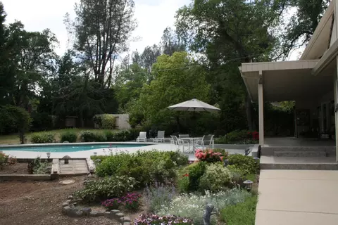 10193 Victoria Dr, Redding, CA 96001 photo 4