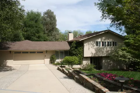 10193 Victoria Dr, Redding, CA 96001 photo 1
