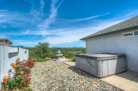 4010 Winter Green Ct, Redding, CA 96001 photo 9