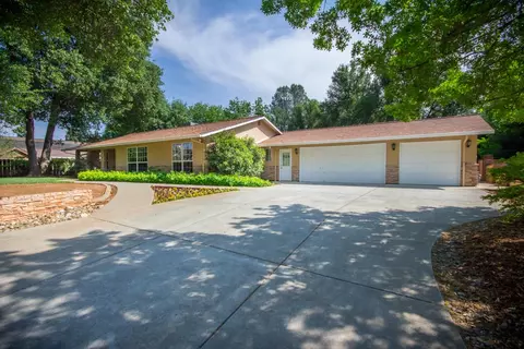 2539 Clara Ct, Redding, CA 96002 photo 1