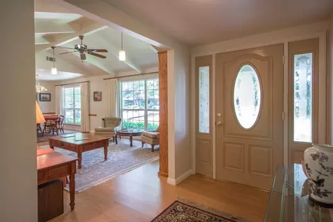 2539 Clara Ct, Redding, CA 96002 photo 2