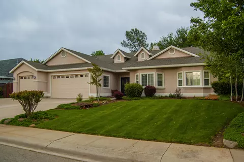 1607 Spanish Bay Dr, Redding, CA 96003 photo 1
