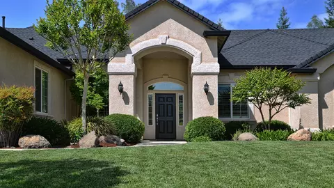 2964 Ross Creek Ct, Redding, CA 96002 photo 2