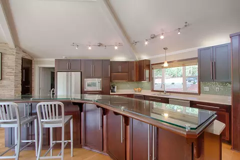 10161 Victoria Dr, Redding, CA 96001 photo 4