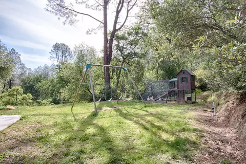 10161 Victoria Dr, Redding, CA 96001 photo 21