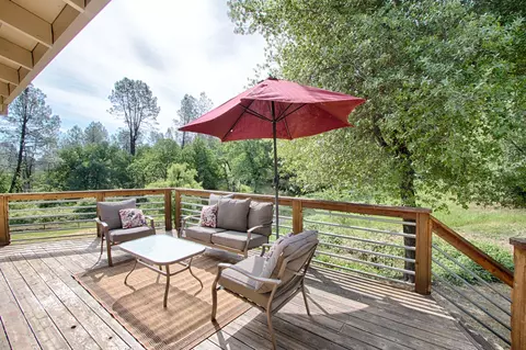 10161 Victoria Dr, Redding, CA 96001 photo 2