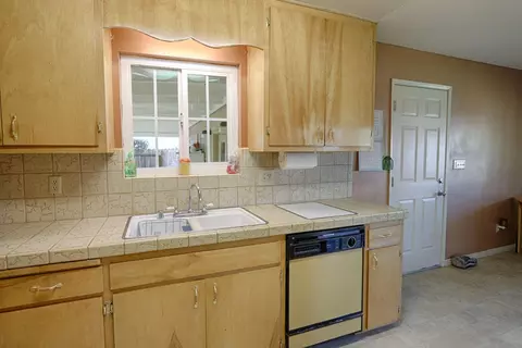 2543 Wilson Ave, Redding, CA 96002 photo 5