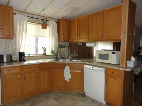 1019 Yogi Ct, Redding, CA 96003 photo 9