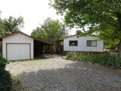 1019 Yogi Ct, Redding, CA 96003 photo 2