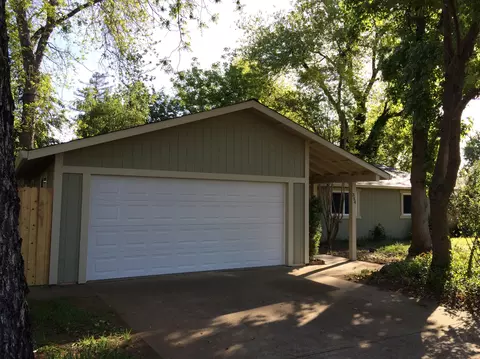 354 Ellis St, Redding, CA 96001 photo 1